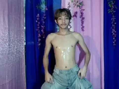 Snapshot of addicted_to_alex chatting on October 4, 6:33 am addicted to alex online show from October 4, 6:33 am