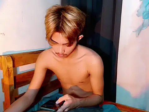 addicted to alex online show from November 18, 4:44 pm