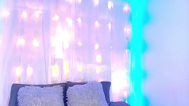 LilyRousee online show from November 15, 6:15 pm