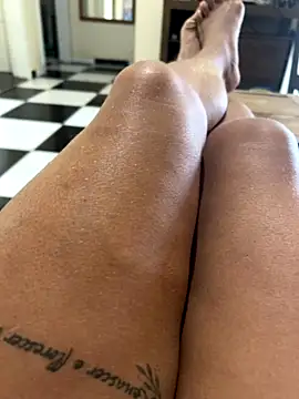 ju muniz01 online show from November 16, 1:28 pm