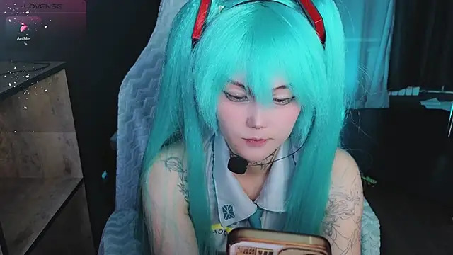 GothXRaven online show from February 28, 4:19 pm