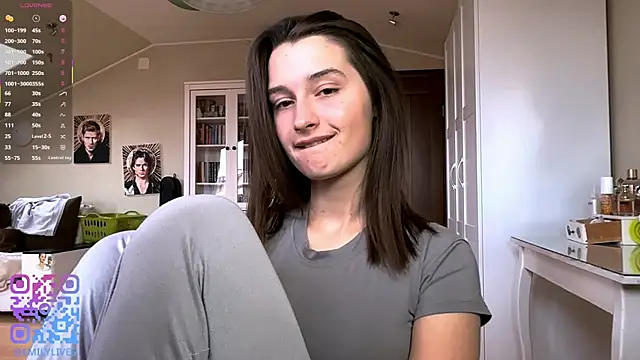 DarlineBrustera online show from April 2, 2:15 pm