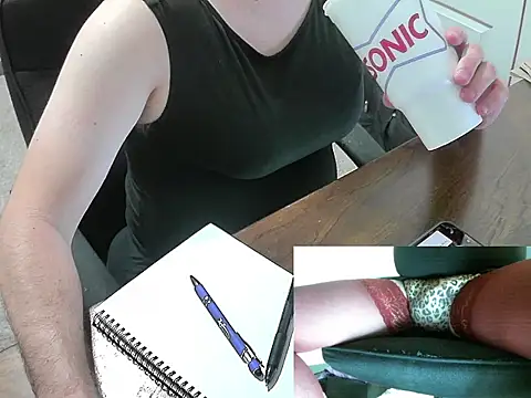 Snapshot of txcrossdresser09 chatting on February 25, 3:54 pm txcrossdresser09 online show from February 25, 3:54 pm