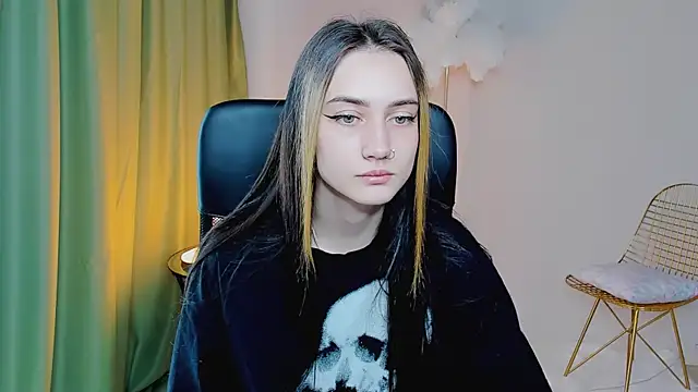 olivianorton online show from September 17, 1:02 pm