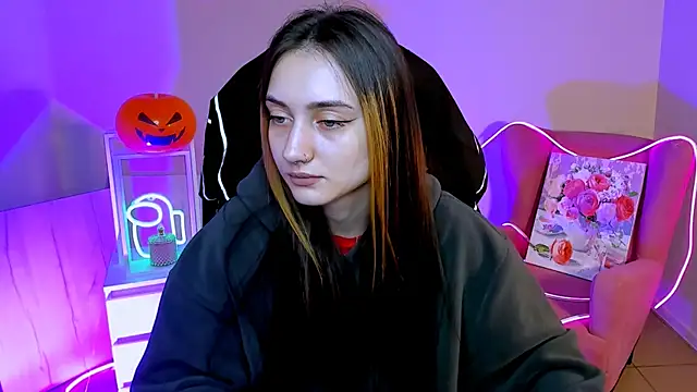 olivianorton online show from October 24, 1:18 pm