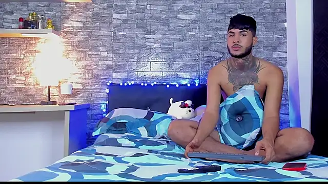 Theimperialboys  online show from February 21, 5:08 am