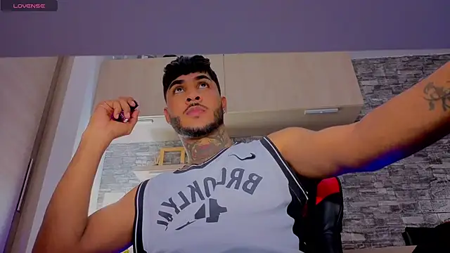 Theimperialboys  online show from March 24, 4:39 am