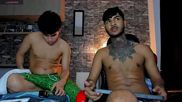 Snapshot of Theimperialboys_ chatting on July 10, 2:49 am Theimperialboys online show from July 10, 2:49 am