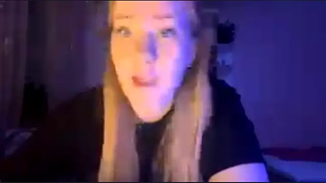 Snapshot of PandaFluff chatting on February 11, 6:57 pm PandaFluff online show from February 11, 6:57 pm