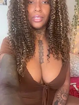 Snapshot of MistiSavannah chatting on May 2, 2:55 pm MistiSavannah online show from May 2, 2:55 pm