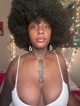 Snapshot of MistiSavannah chatting on June 6, 12:10 pm MistiSavannah online show from June 6, 12:10 pm