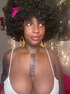 Snapshot of MistiSavannah chatting on June 14, 1:24 pm MistiSavannah online show from June 14, 1:24 pm