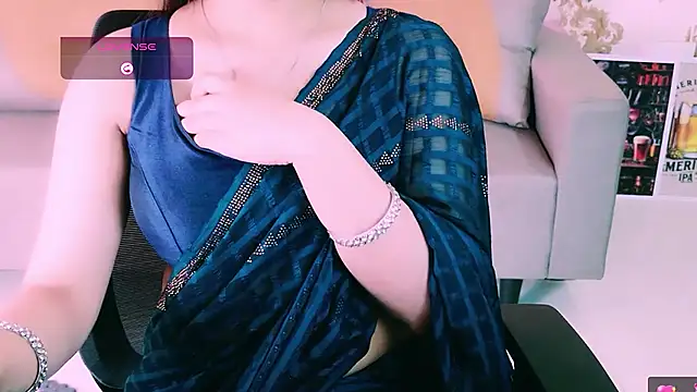 Snapshot of My_Rose chatting on February 23, 4:37 pm My Rose online show from February 23, 4:37 pm