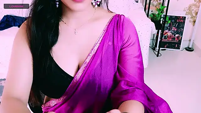 Snapshot of My_Rose chatting on May 1, 9:14 am My Rose online show from May 1, 9:14 am