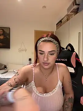 Snapshot of OliviaaFischer chatting on April 17, 7:50 pm OliviaaFischer online show from April 17, 7:50 pm