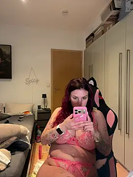Snapshot of OliviaaFischer chatting on April 25, 2:58 pm OliviaaFischer online show from April 25, 2:58 pm