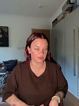 Snapshot of OliviaaFischer chatting on May 18, 5:52 pm OliviaaFischer online show from May 18, 5:52 pm
