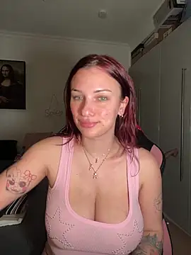 Snapshot of OliviaaFischer chatting on May 24, 5:18 pm OliviaaFischer online show from May 24, 5:18 pm