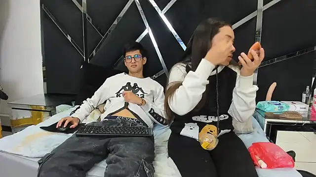 Snapshot of Noa_Arez chatting on February 3, 2:21 am Noa Arez online show from February 3, 2:21 am