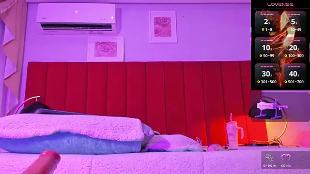 eimy jones  online show from November 29, 3:31 am