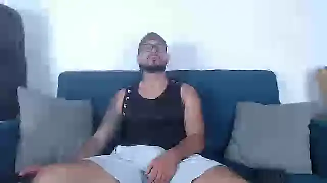 Snapshot of Eric_Evans1 chatting on October 16, 4:02 am Eric Evans1 online show from October 16, 4:02 am