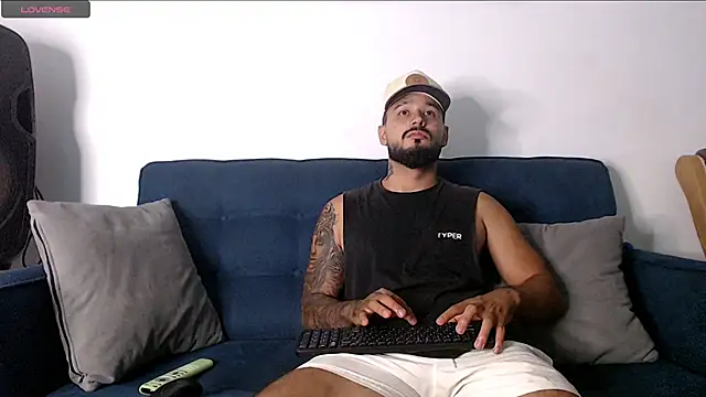 Snapshot of Eric_Evans1 chatting on October 29, 3:53 am Eric Evans1 online show from October 29, 3:53 am