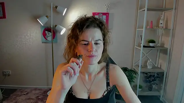 Wanda Gomez online show from February 15, 1:31 pm