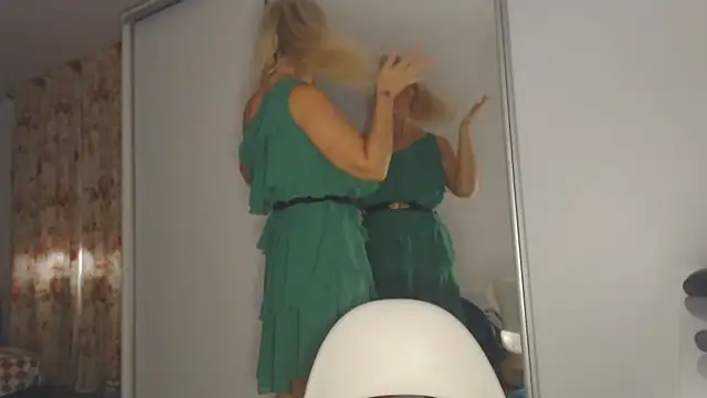 merlyn4 online show from October 4, 12:36 pm