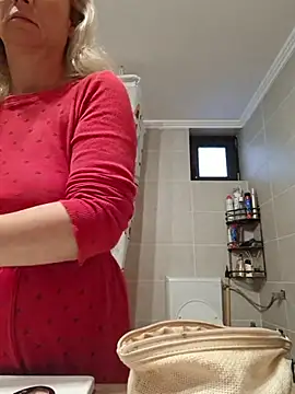 merlyn4 online show from December 5, 7:50 am