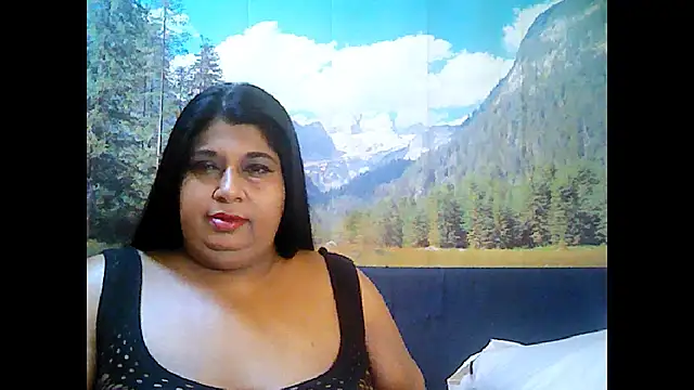 indianhoney694u online show from September 22, 5:20 am