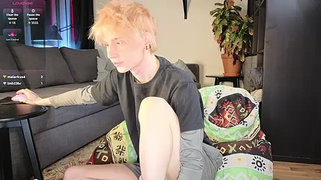 Your avatar online show from February 22, 10:08 pm