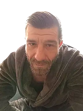 Snapshot of Alexdaniel89 chatting on May 2, 7:24 am Alexdaniel89 online show from May 2, 7:24 am