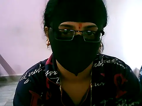 Snapshot of jannu6482 chatting on September 18, 9:44 am jannu6482 online show from September 18, 9:44 am