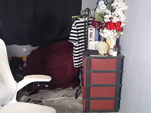 naughtyboyloy 0 online show from March 7, 5:04 am