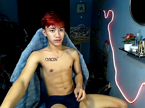 Snapshot of naughtyboyloy_0 chatting on August 3, 5:49 pm naughtyboyloy 0 online show from August 3, 5:49 pm