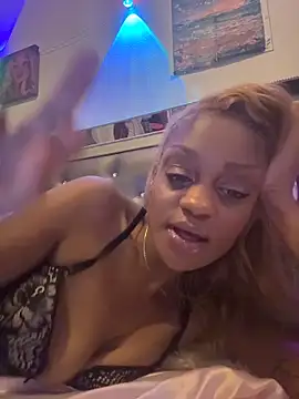 Snapshot of Angelbunnyy chatting on February 1, 4:33 am Angelbunnyy online show from February 1, 4:33 am