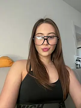 Snapshot of StellarAlice chatting on April 26, 10:57 am StellarAlice online show from April 26, 10:57 am