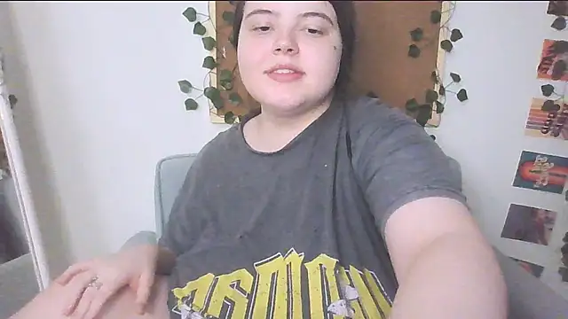 Snapshot of brattyprincessemma chatting on September 12, 6:41 pm brattyprincessemma online show from September 12, 6:41 pm