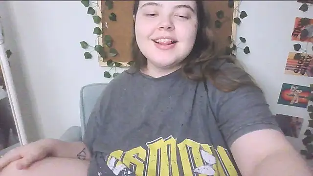 Snapshot of brattyprincessemma chatting on September 19, 5:24 pm brattyprincessemma online show from September 19, 5:24 pm