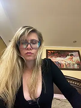 Crystal00Girl online show from October 2, 8:49 pm