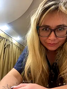 Crystal00Girl online show from October 9, 12:19 am