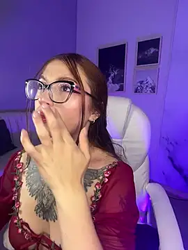 dreamleah  online show from March 3, 10:15 pm