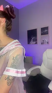 dreamleah  online show from April 6, 3:59 am