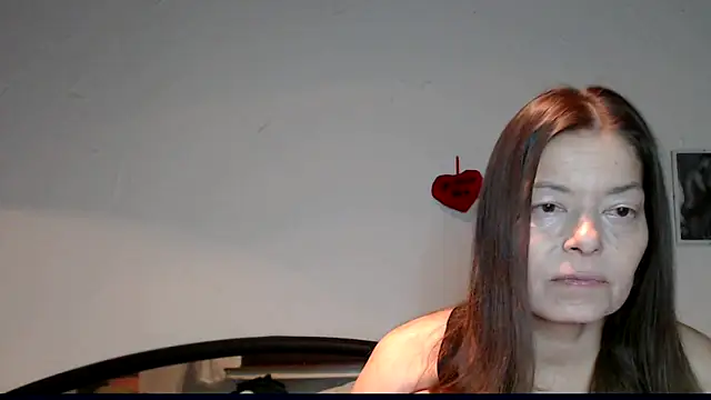 Snapshot of SexySarah177 chatting on December 8, 9:08 pm SexySarah177 online show from December 8, 9:08 pm