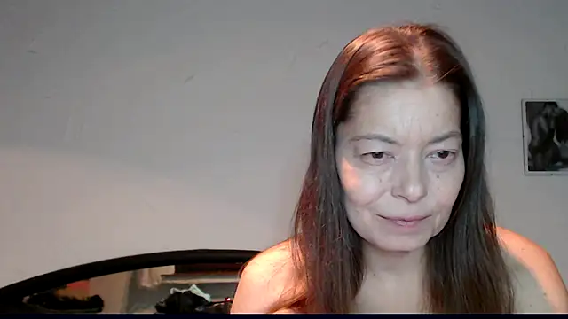 Snapshot of SexySarah177 chatting on December 11, 9:12 pm SexySarah177 online show from December 11, 9:12 pm