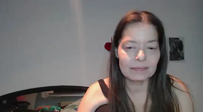 Snapshot of SexySarah177 chatting on January 1, 9:31 pm SexySarah177 online show from January 1, 9:31 pm