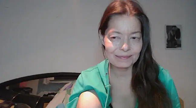 Snapshot of SexySarah177 chatting on January 8, 9:44 pm SexySarah177 online show from January 8, 9:44 pm