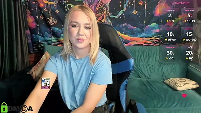 Snapshot of CrystalGirl99 chatting on February 27, 8:14 am CrystalGirl99 online show from February 27, 8:14 am