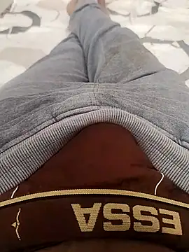 Snapshot of slim-uncut chatting on October 25, 1:46 am slim-uncut online show from October 25, 1:46 am