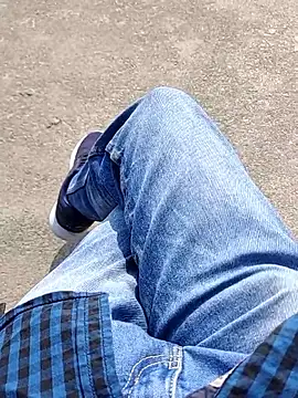 Snapshot of slim-uncut chatting on February 19, 4:08 am slim-uncut online show from February 19, 4:08 am